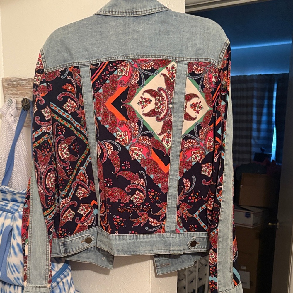 Stylish Blue and Red Paisley Jean Jacket - Picture 3 of 3